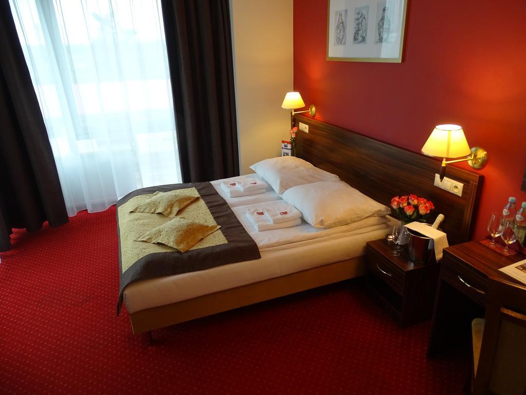 Hotel Pikul Puławy Esterno foto