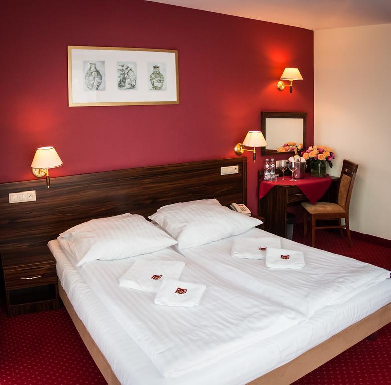Hotel Pikul Puławy Esterno foto