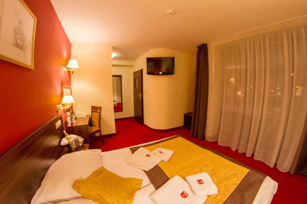 Hotel Pikul Puławy Esterno foto
