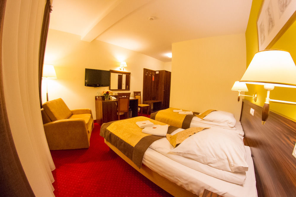 Hotel Pikul Puławy Esterno foto