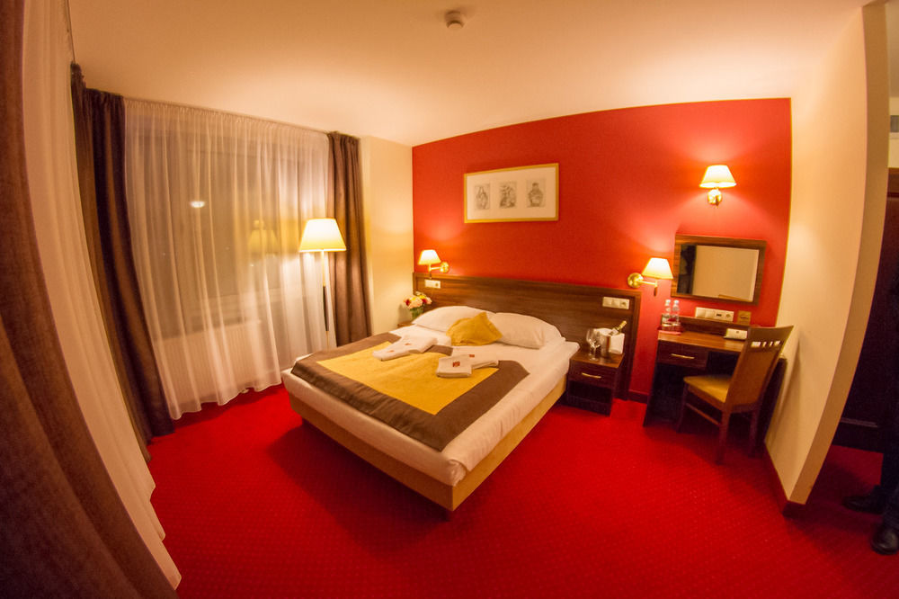 Hotel Pikul Puławy Esterno foto