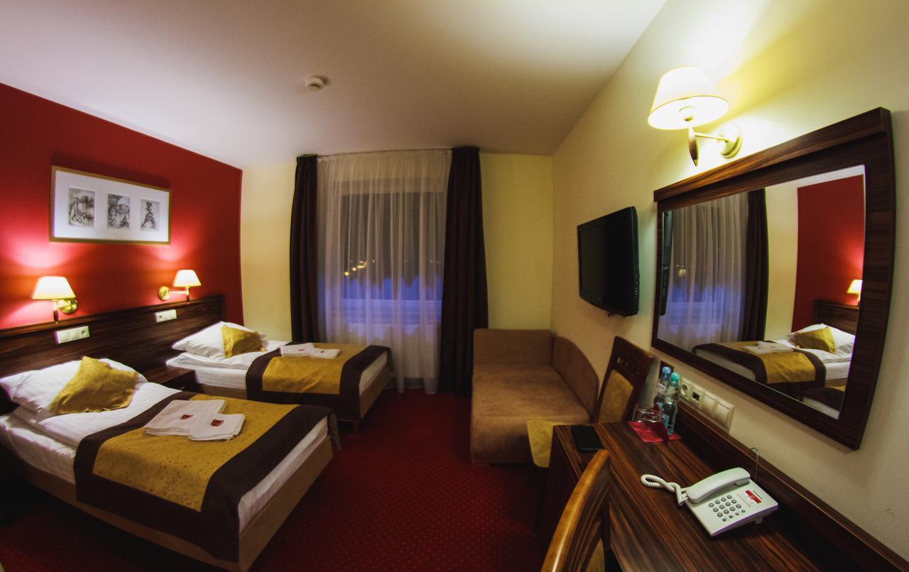 Hotel Pikul Puławy Esterno foto