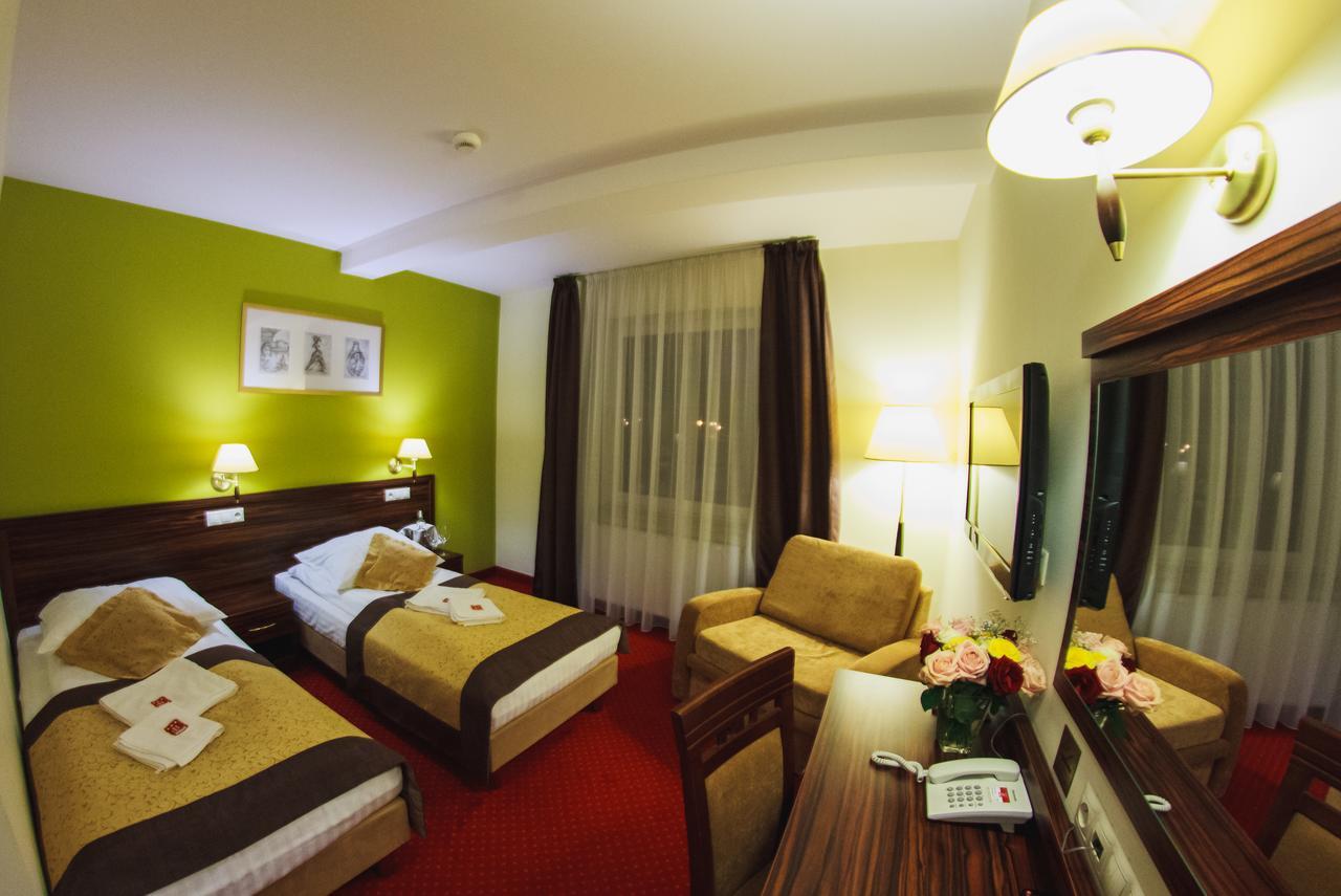 Hotel Pikul Puławy Esterno foto