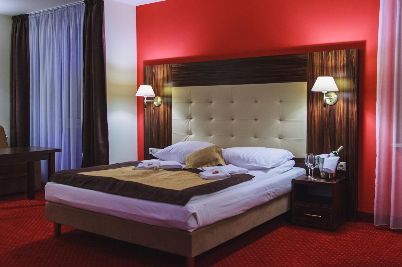 Hotel Pikul Puławy Esterno foto