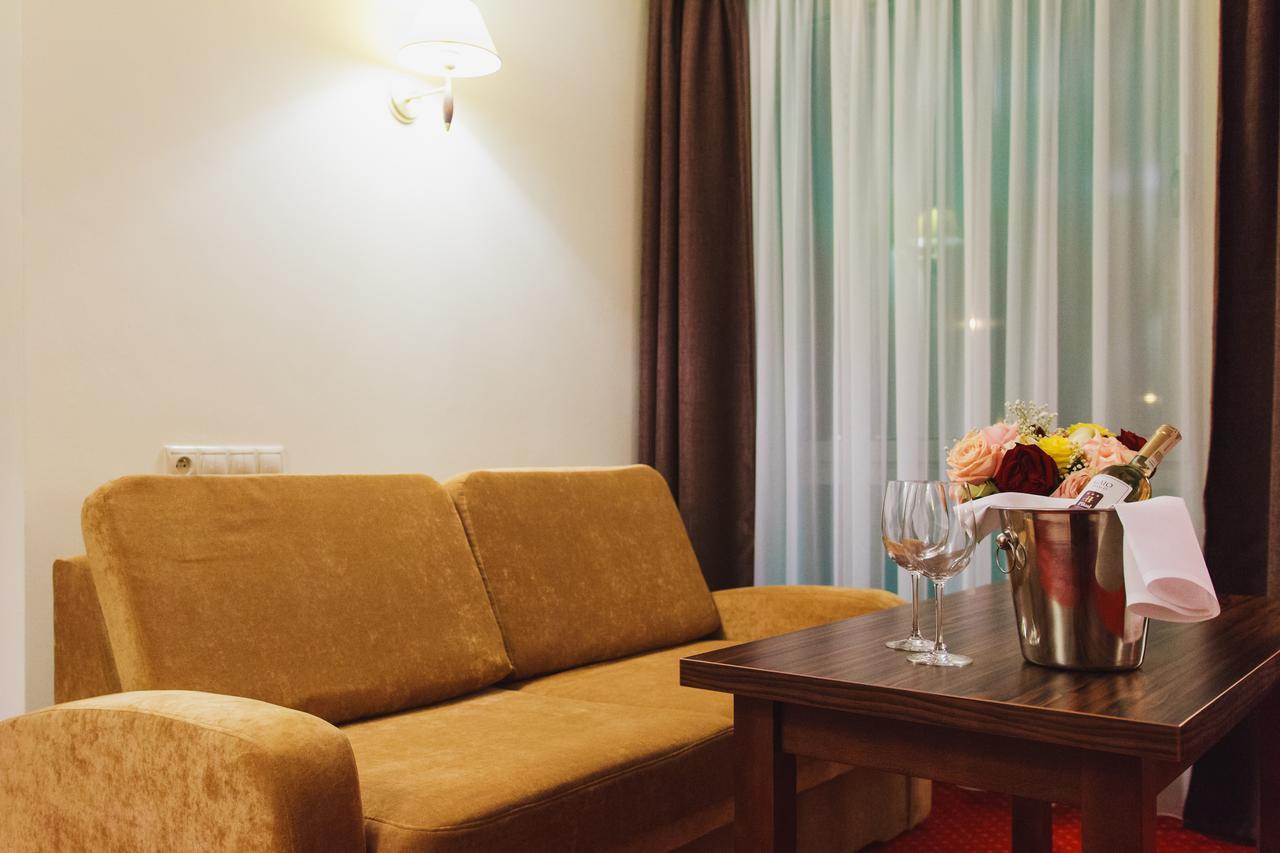 Hotel Pikul Puławy Esterno foto
